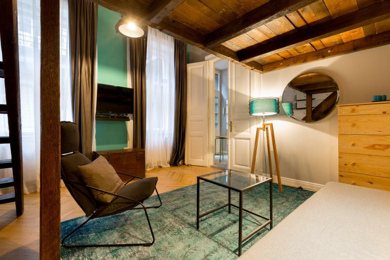 Deluxe Twin Studio In Kazinczy Street Lägenhet Budapest Exteriör bild