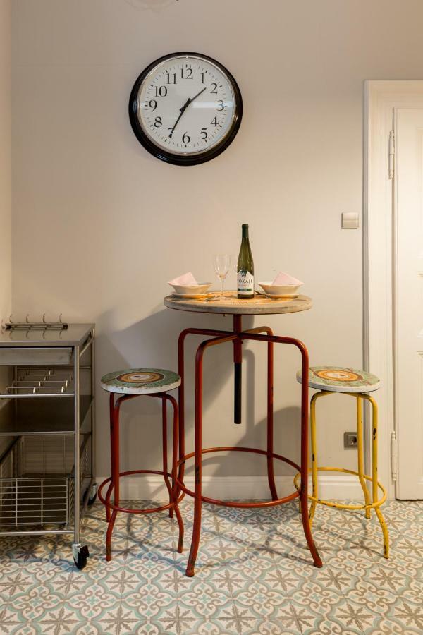 Deluxe Twin Studio In Kazinczy Street Lägenhet Budapest Exteriör bild